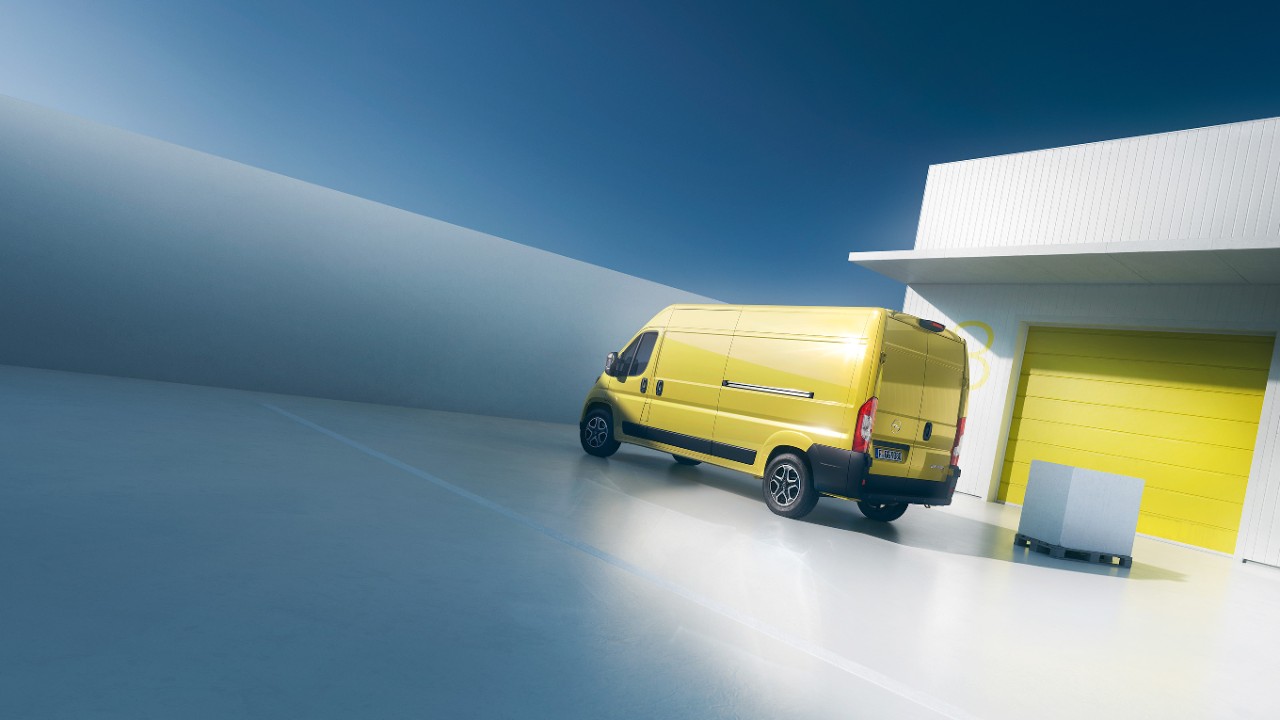 Hintere Seitenansicht des neuen Opel Movano